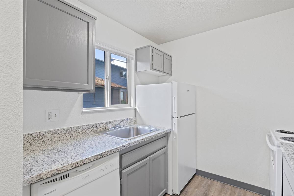 Townhouse for rent at 15139 SE Powell, Portland, OR 97236