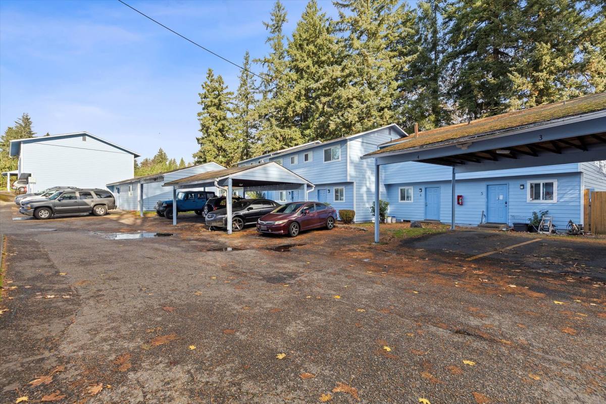 Townhouse for rent at 15139 SE Powell, Portland, OR 97236