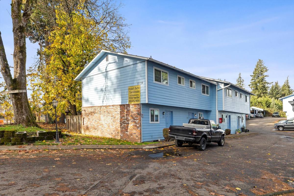 Townhouse for rent at 15139 SE Powell, Portland, OR 97236