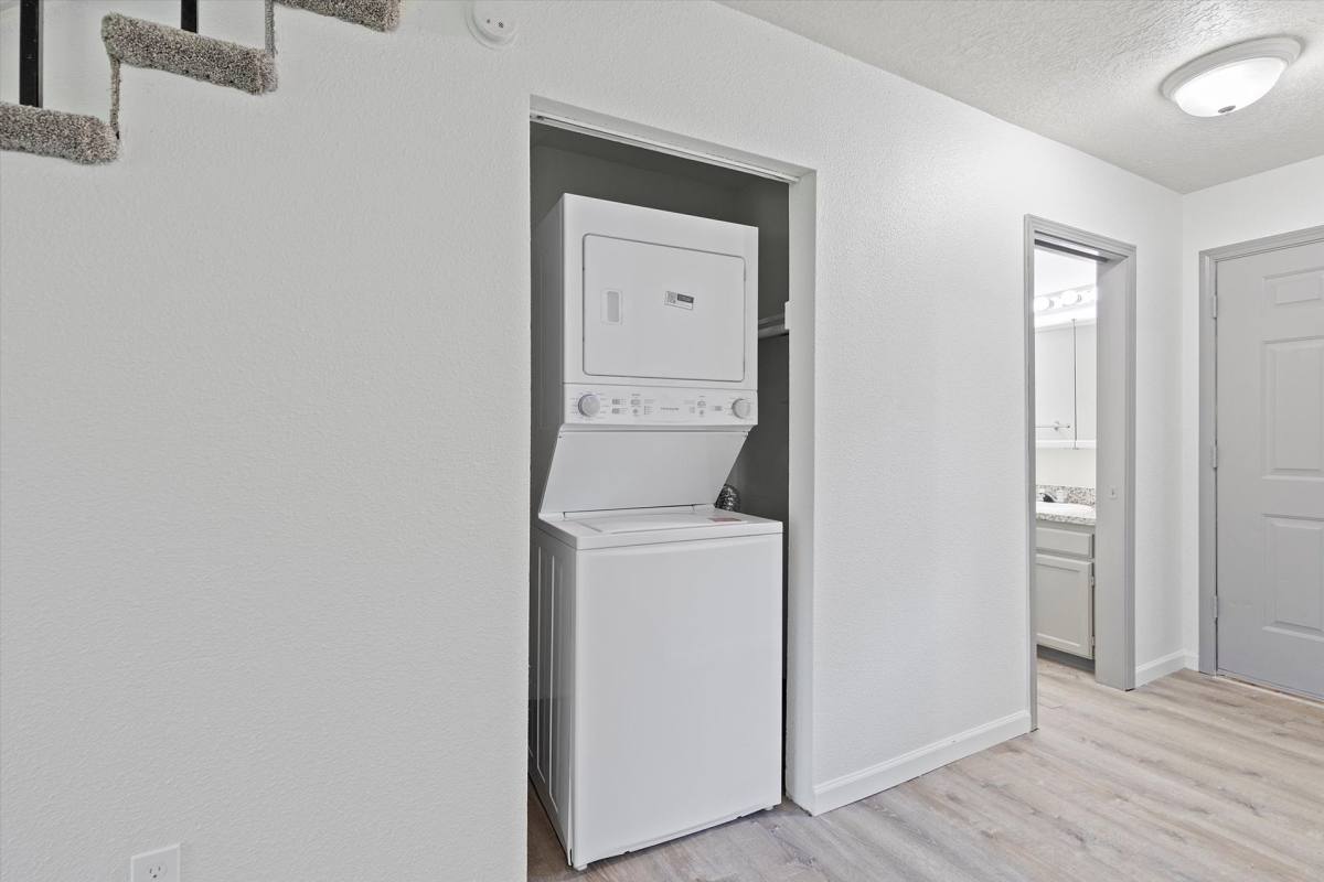 Townhouse for rent at 15139 SE Powell, Portland, OR 97236