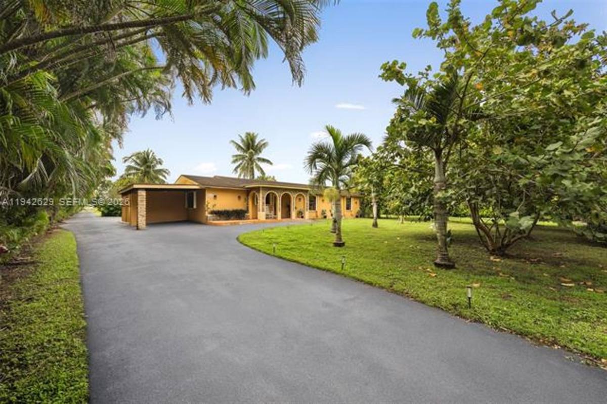 Apartment for rent at 20450 SW 198th Ave, Miami, FL 33187