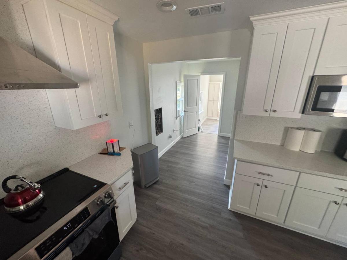 Apartment for rent at 948 Hollywood Dr, Chesapeake, VA 23320