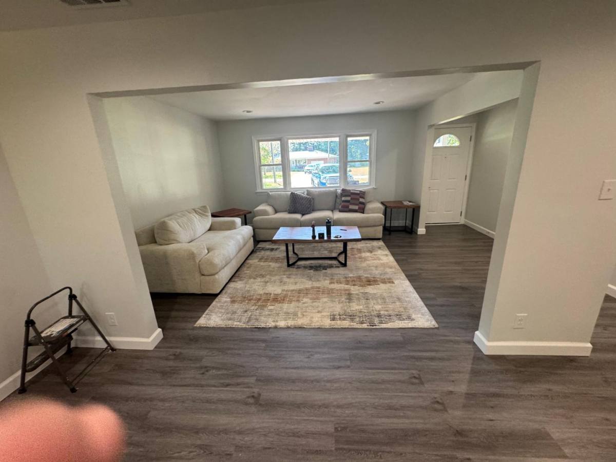 Apartment for rent at 948 Hollywood Dr, Chesapeake, VA 23320