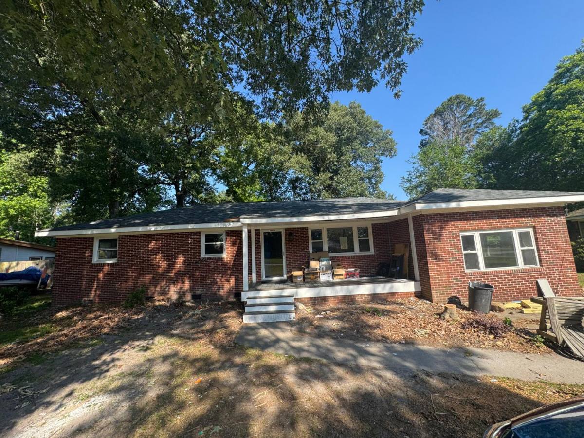 Apartment for rent at 948 Hollywood Dr, Chesapeake, VA 23320
