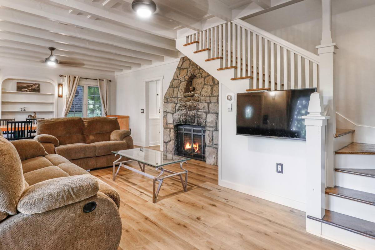 House for rent at 28101 Lakes Edge Rd #F152, Lake Arrowhead, CA 92352