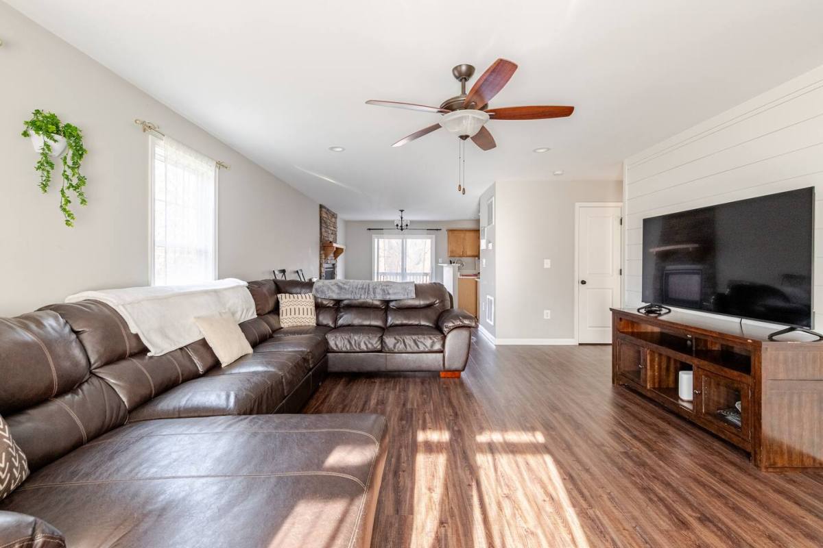 House for rent at 301 Rollason Dr, Front Royal, VA 22630