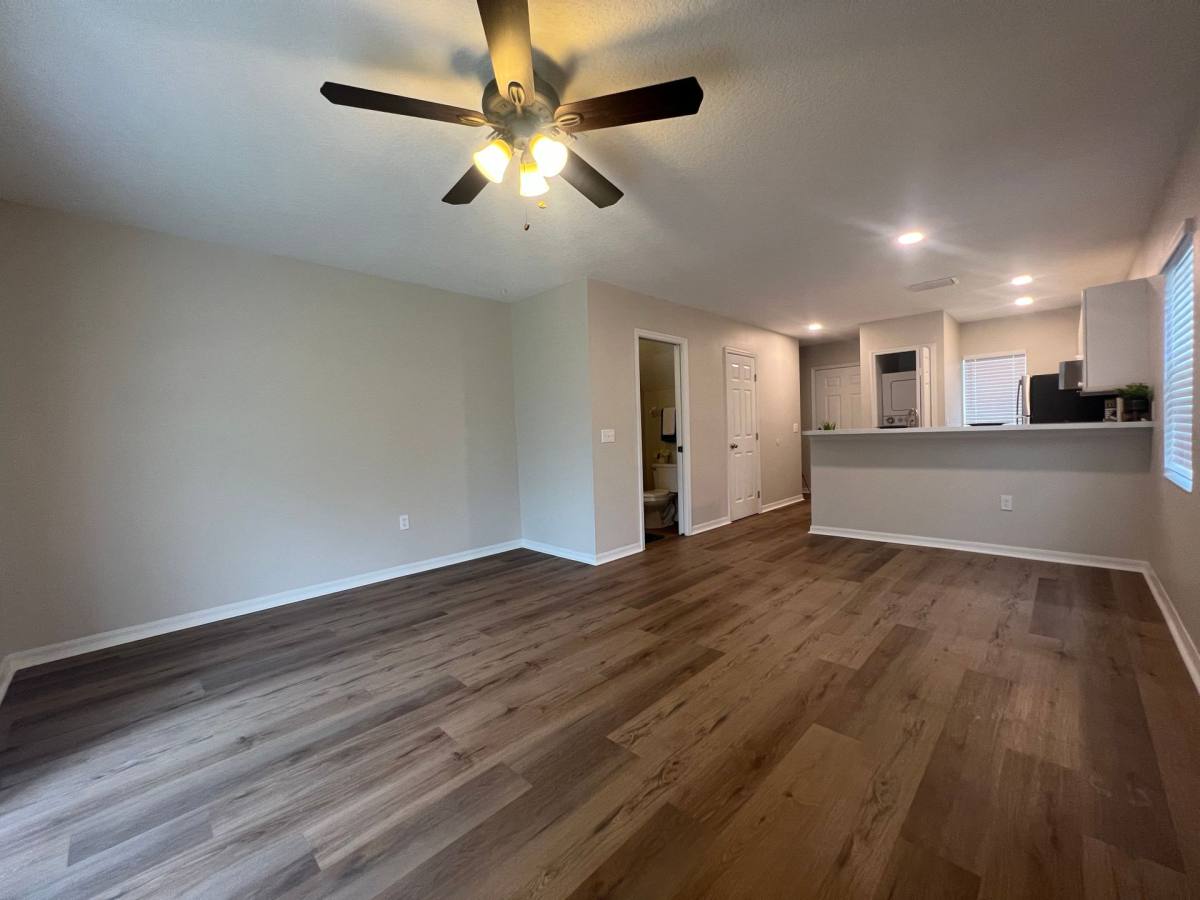 Townhouse for rent at 102 Sue Lane, Lady Lake, FL 32159