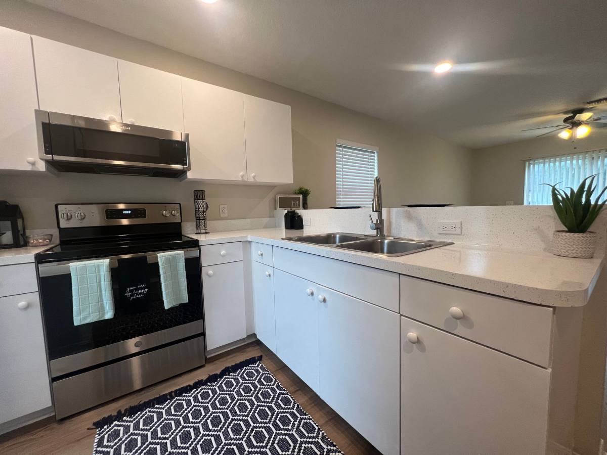 Townhouse for rent at 102 Sue Lane, Lady Lake, FL 32159