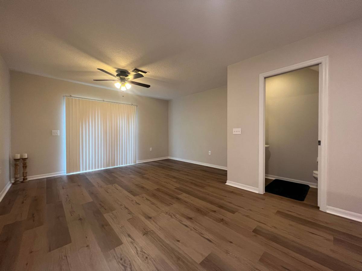 Townhouse for rent at 102 Sue Lane, Lady Lake, FL 32159