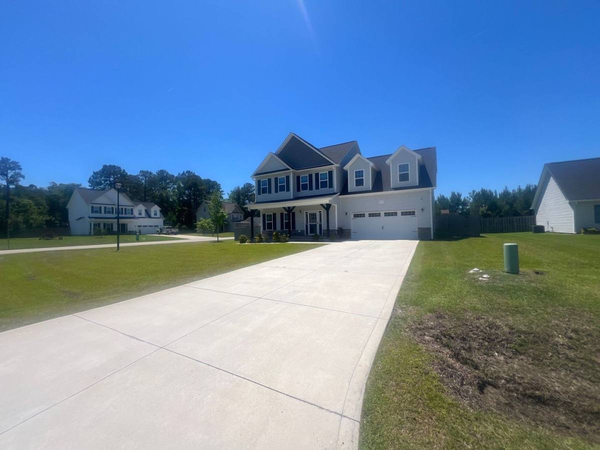 House for rent at 303 Breezeway Dr, Sneads Ferry, NC 28460