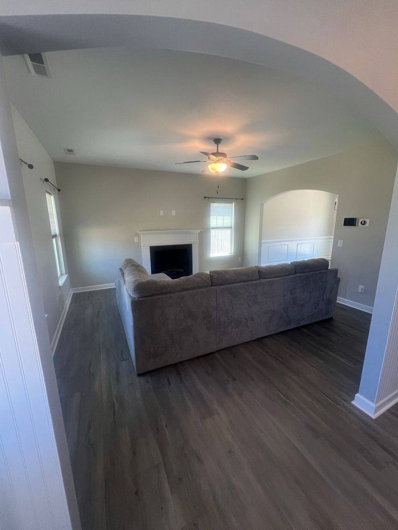 House for rent at 303 Breezeway Dr, Sneads Ferry, NC 28460