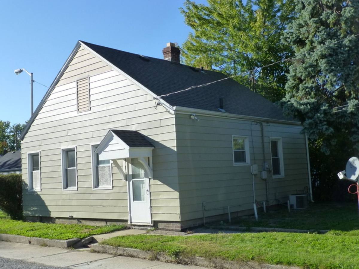 House for rent at 4331 Lafayette St, Fort Wayne, IN 46806