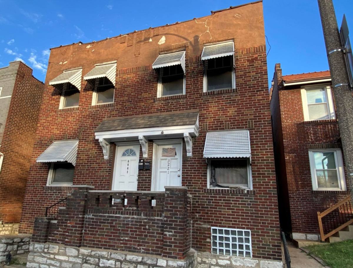 Apartment for rent at 3221 Gravois Ave, Saint Louis, MO 63118