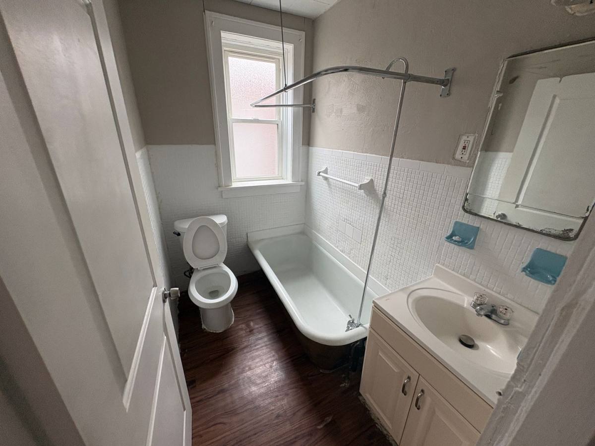 Apartment for rent at 3221 Gravois Ave, Saint Louis, MO 63118