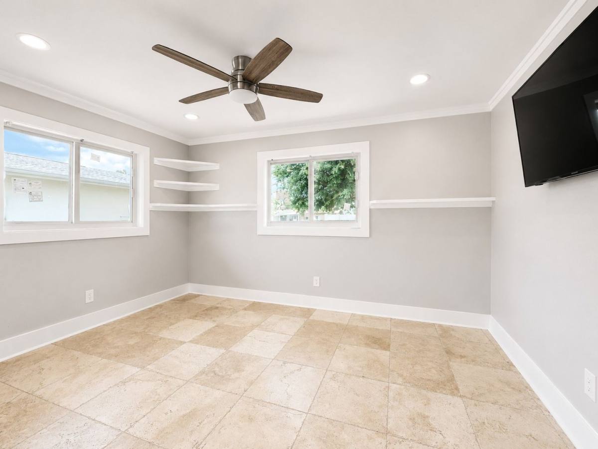 House for rent at 912 Dolphin Dr, Cape Coral, FL 33904