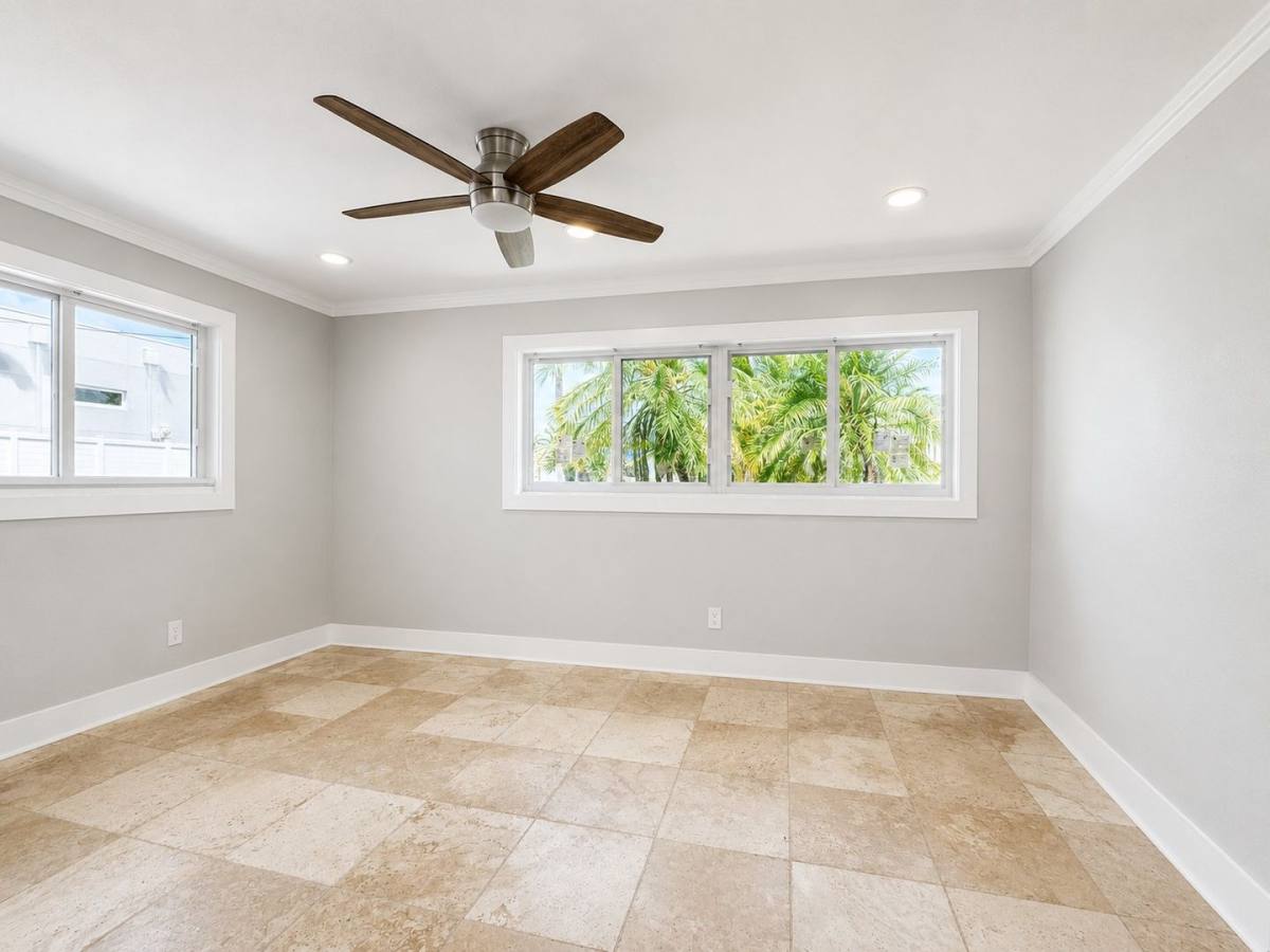 House for rent at 912 Dolphin Dr, Cape Coral, FL 33904