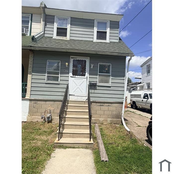 Townhouse for rent at 837 Broad St, Darby, PA 19023