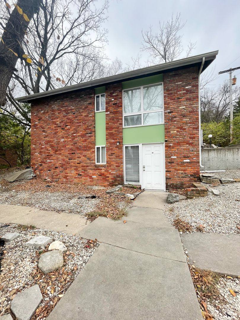 Apartment for rent at 1917 Anderson Ave, Manhattan, KS 66502