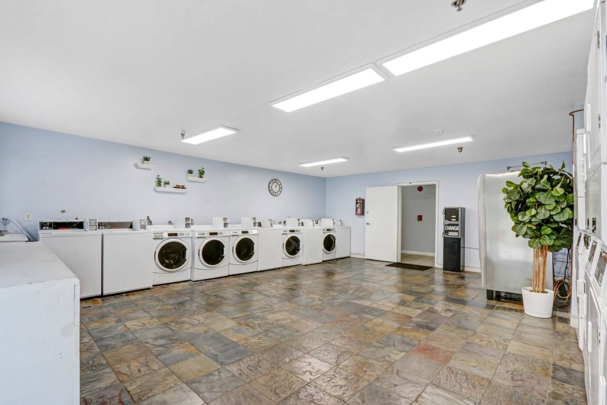 Apartment for rent at 369 S Columbia Ave, Los Angeles, CA 90017