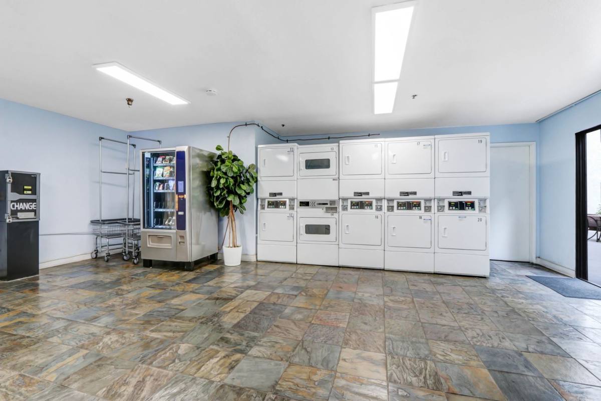 Apartment for rent at 369 S Columbia Ave, Los Angeles, CA 90017