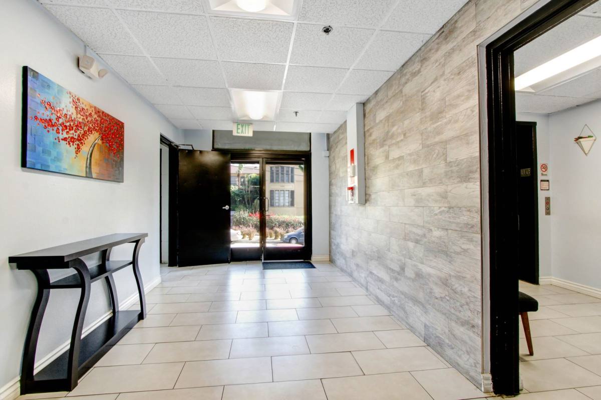 Apartment for rent at 369 S Columbia Ave, Los Angeles, CA 90017
