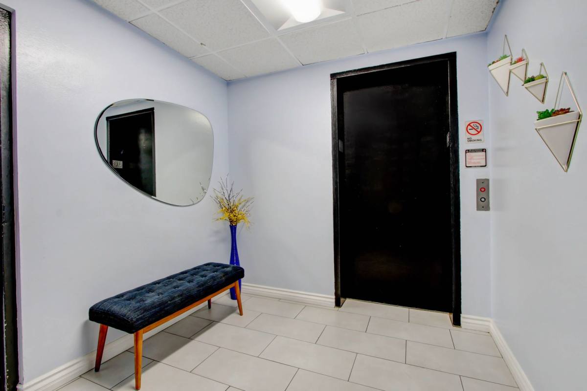 Apartment for rent at 369 S Columbia Ave, Los Angeles, CA 90017