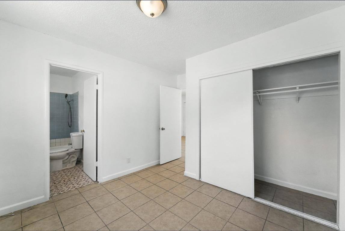 Apartment for rent at 132 W 18th St #5, Merced, CA 95340