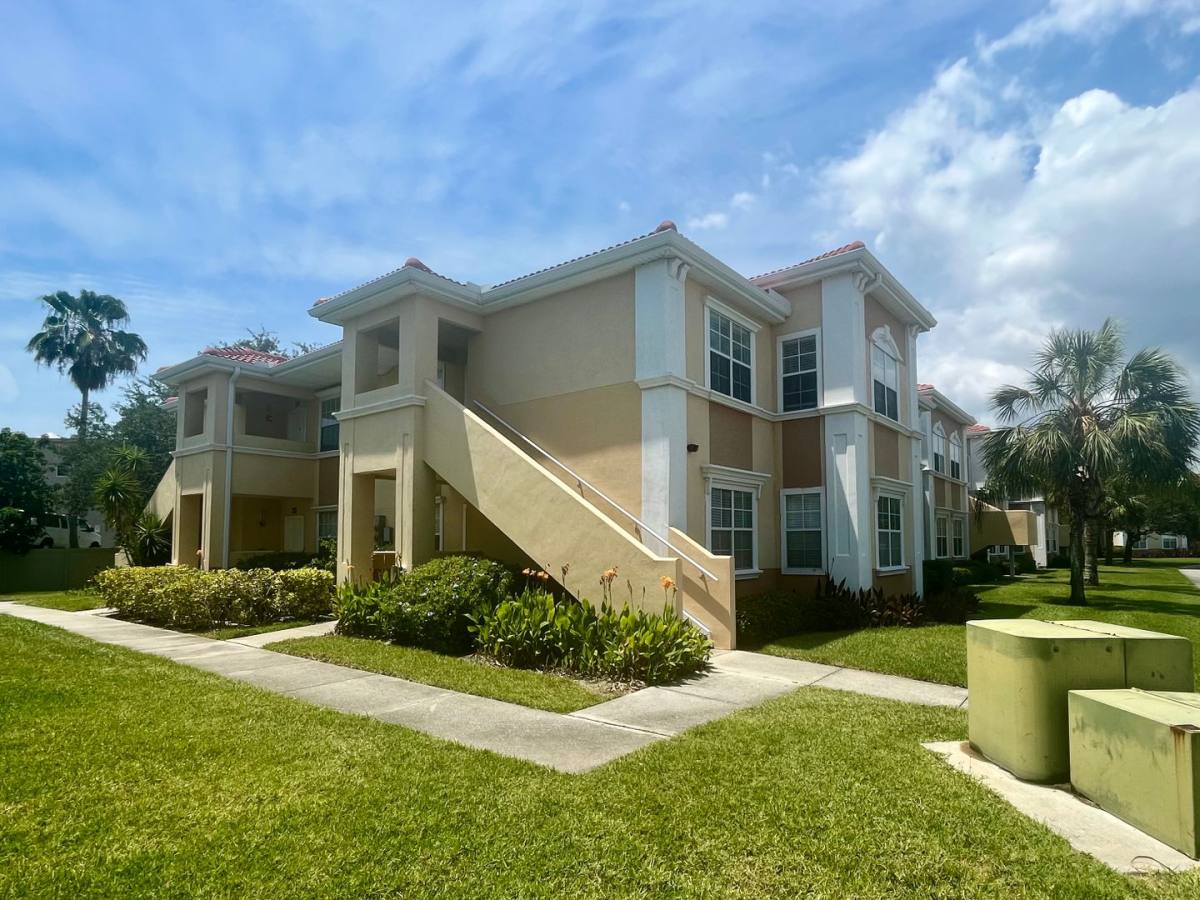 Condo for rent at 1155 Villagio Circle, Sarasota, FL 34237