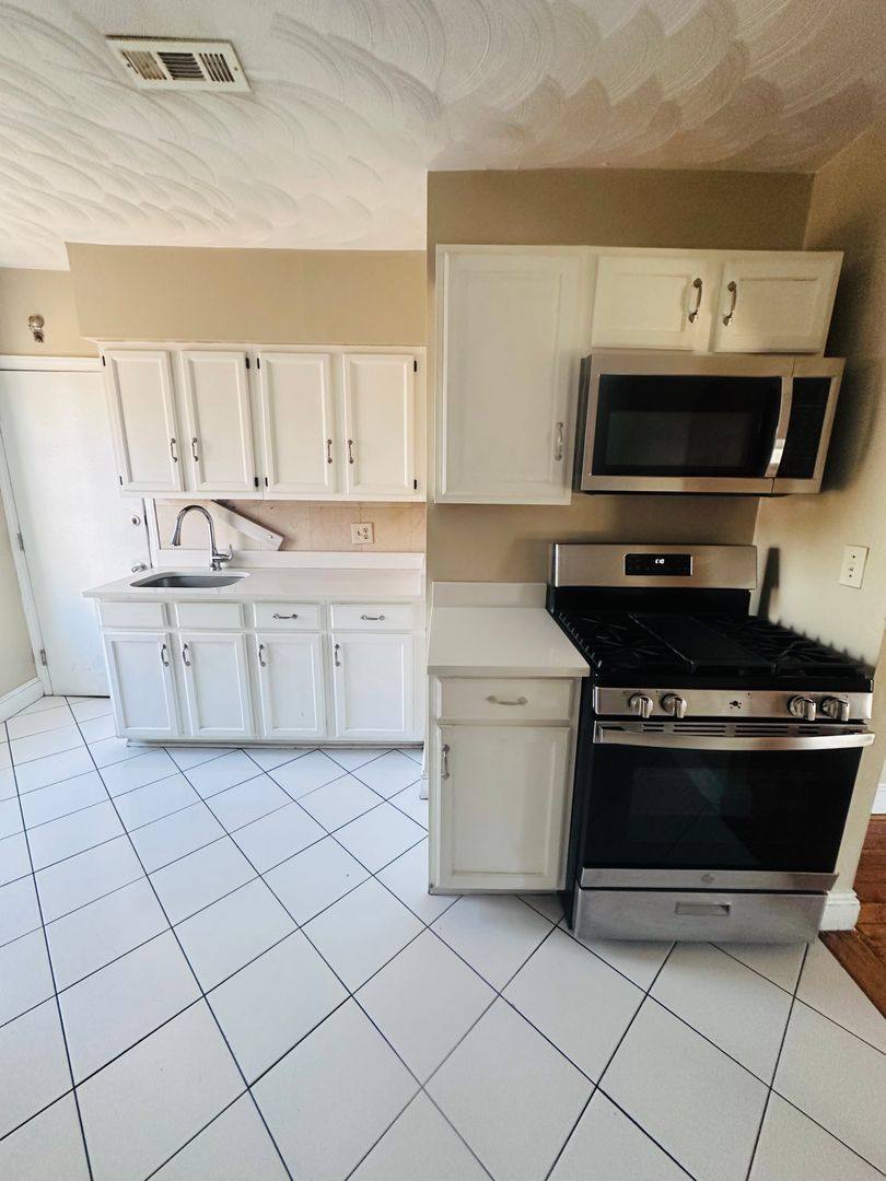 Apartment for rent at 343 Broadway, Pawtucket, RI 02860