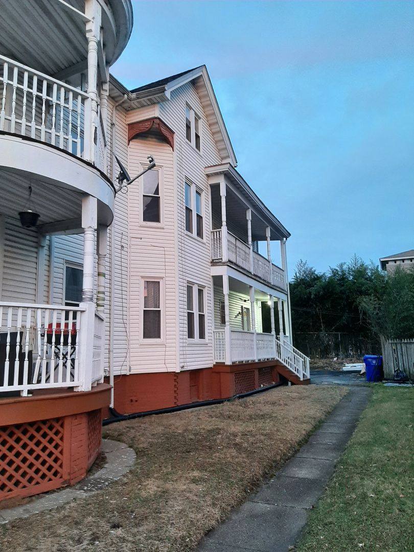 Apartment for rent at 343 Broadway, Pawtucket, RI 02860