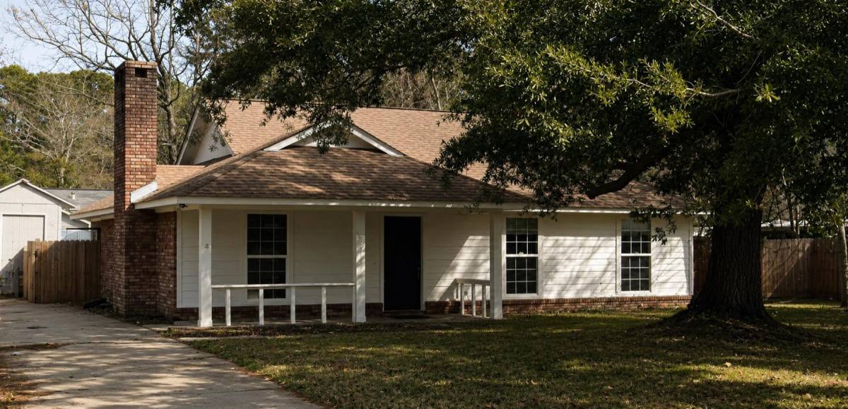 House for rent at 6820 Oakhurst Dr, Ocean Springs, MS 39564
