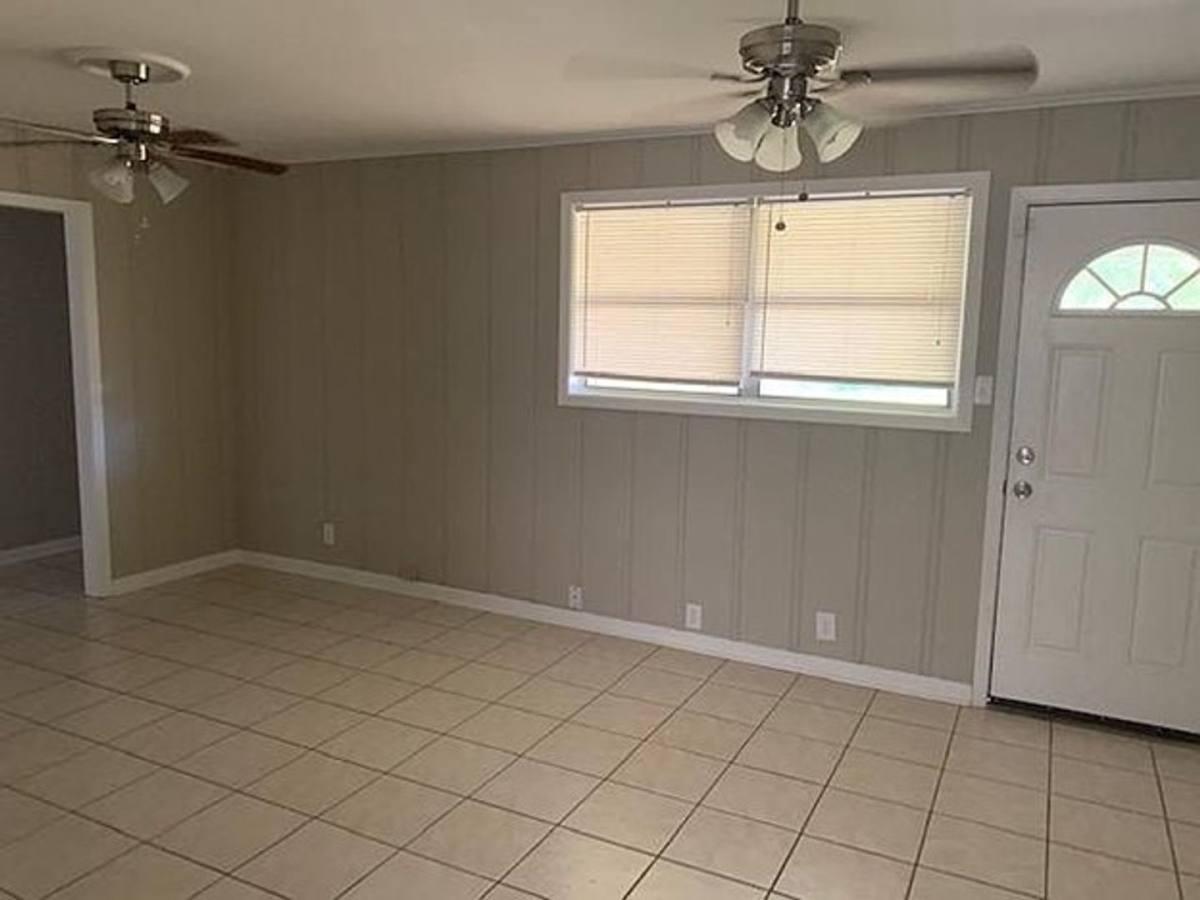 House for rent at 4906 Common St, Lake Charles, LA 70607