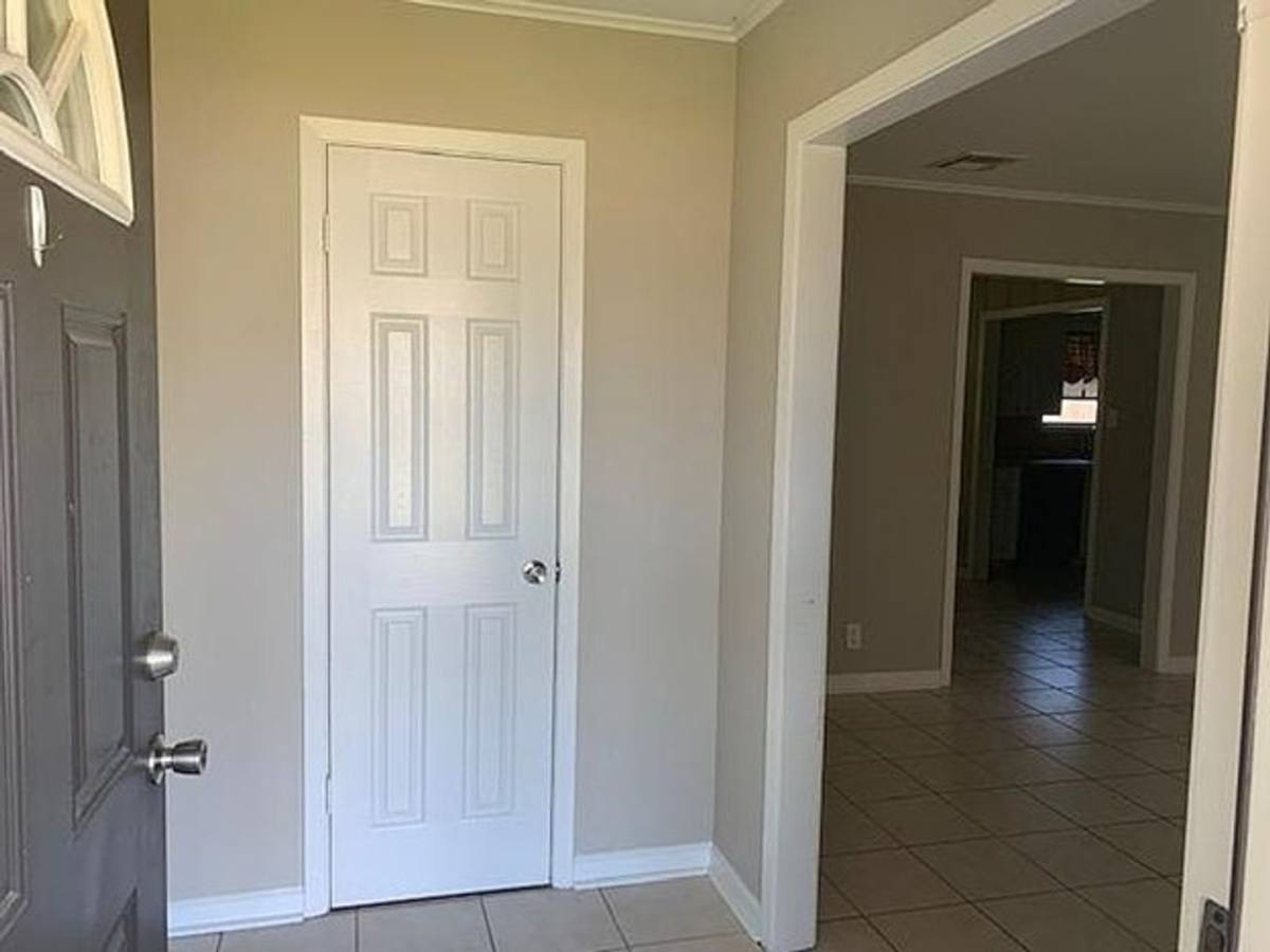 House for rent at 4906 Common St, Lake Charles, LA 70607