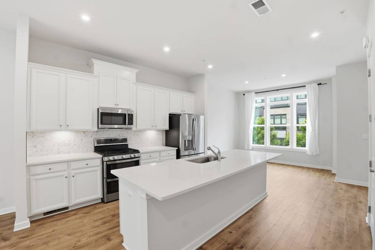 Townhouse for rent at 8178 Red Hook St, Derwood, MD 20855