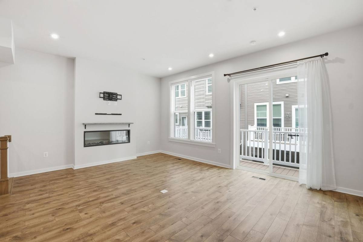 Townhouse for rent at 8178 Red Hook St, Derwood, MD 20855