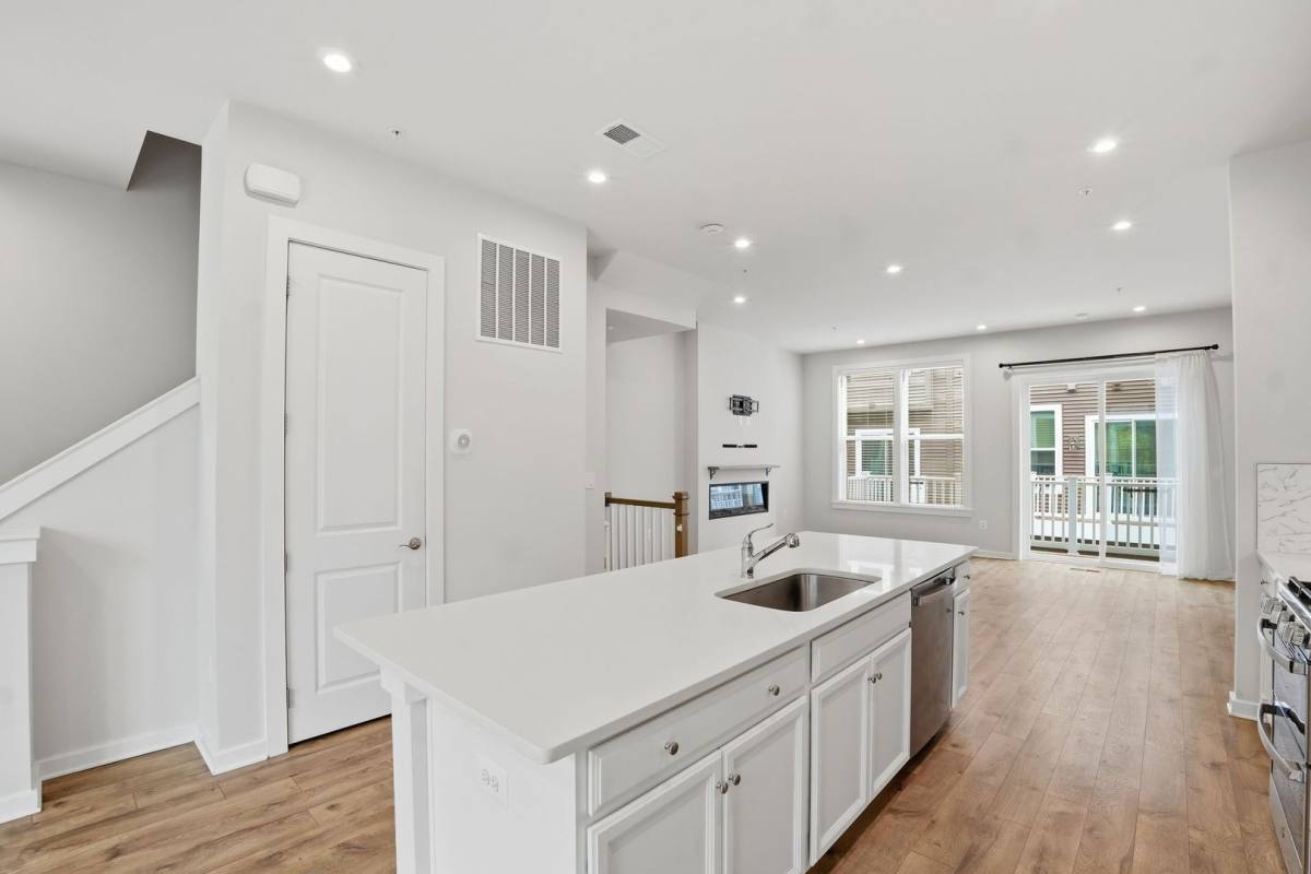 Townhouse for rent at 8178 Red Hook St, Derwood, MD 20855