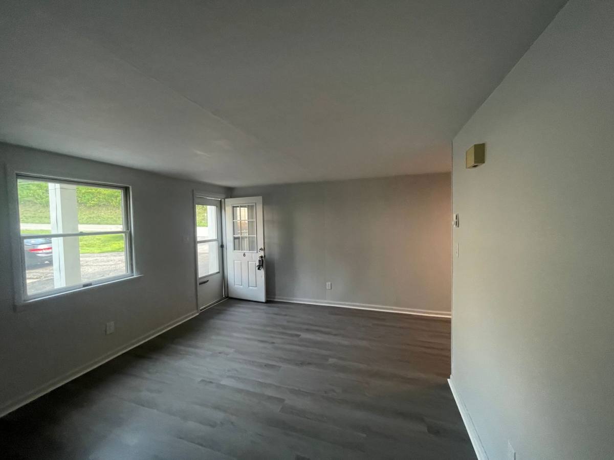 Apartment for rent at 606 Millers Run Rd, Cuddy, PA 15031
