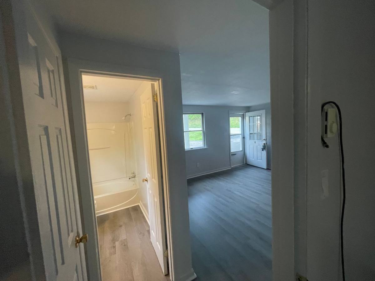 Apartment for rent at 606 Millers Run Rd, Cuddy, PA 15031