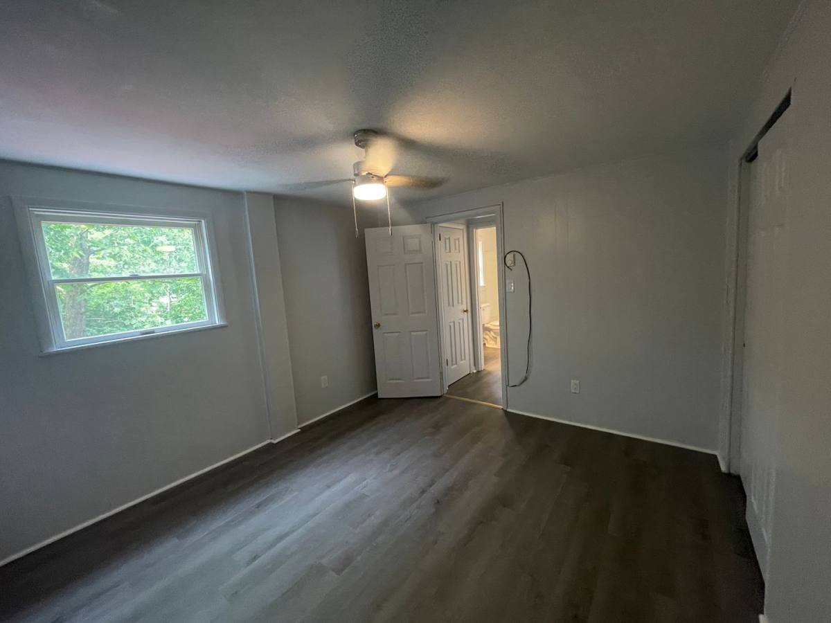Apartment for rent at 606 Millers Run Rd, Cuddy, PA 15031