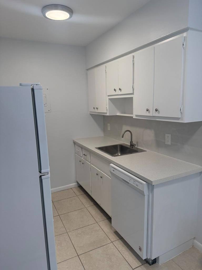Apartment for rent at 2017 NE 18th St #2, Fort Lauderdale, FL 33305
