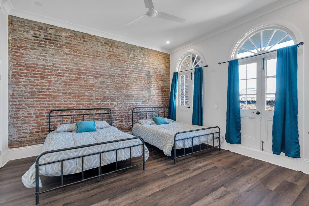 Townhouse for rent at 331 Decatur St #3B, New Orleans, LA 70130