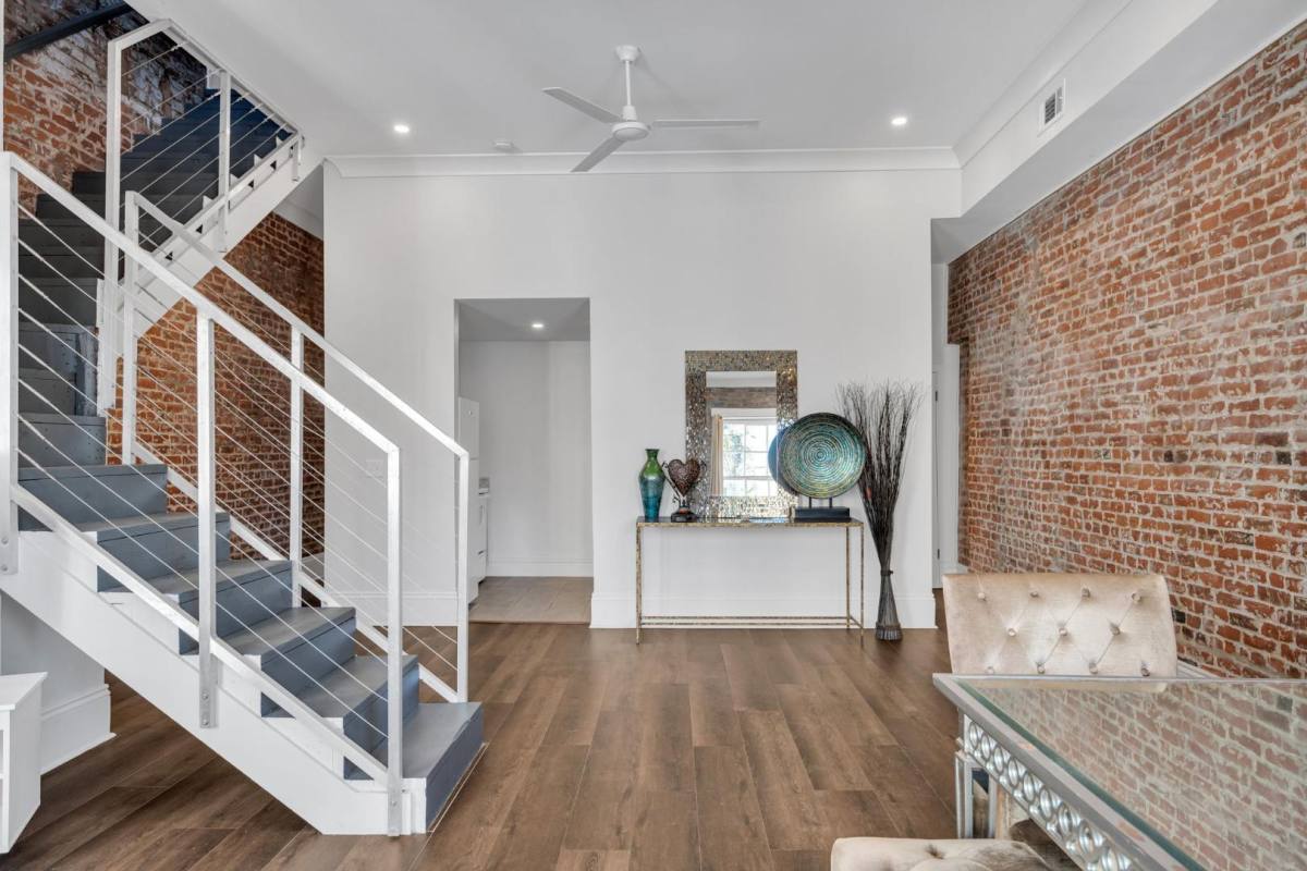 Townhouse for rent at 331 Decatur St #3B, New Orleans, LA 70130