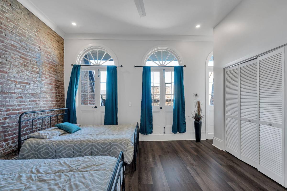 Townhouse for rent at 331 Decatur St #3B, New Orleans, LA 70130