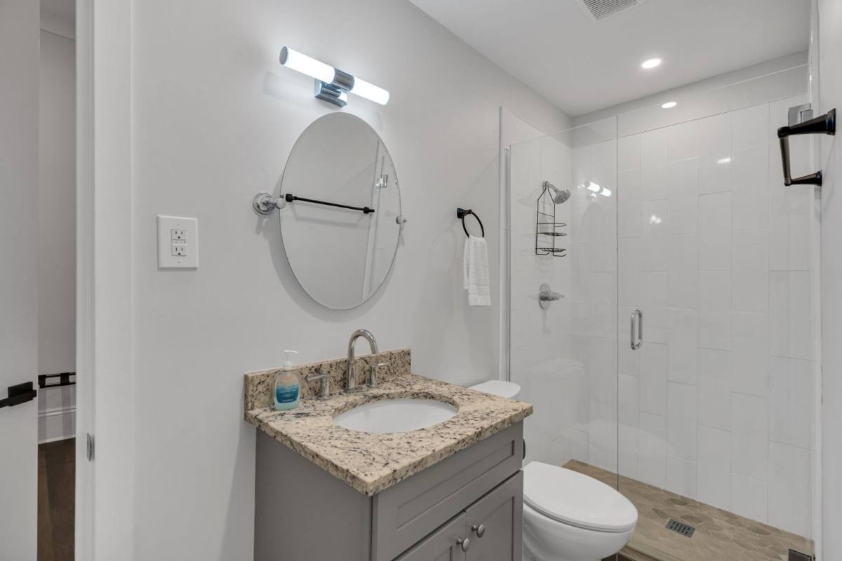 Townhouse for rent at 331 Decatur St #3B, New Orleans, LA 70130