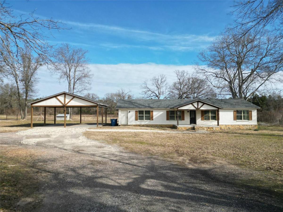 House for rent at 12817 US-Highway 175 E, Larue, TX 75770