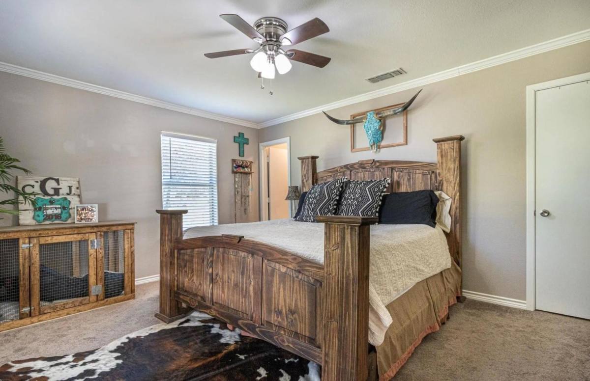 House for rent at 12817 US-Highway 175 E, Larue, TX 75770