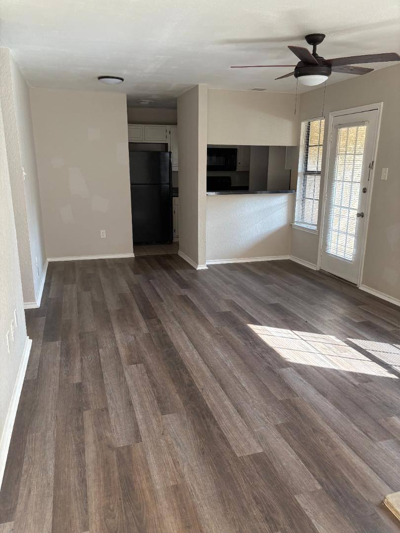 Apartment for rent at 1733 Crest Grove Dr, Arlington, TX 76012