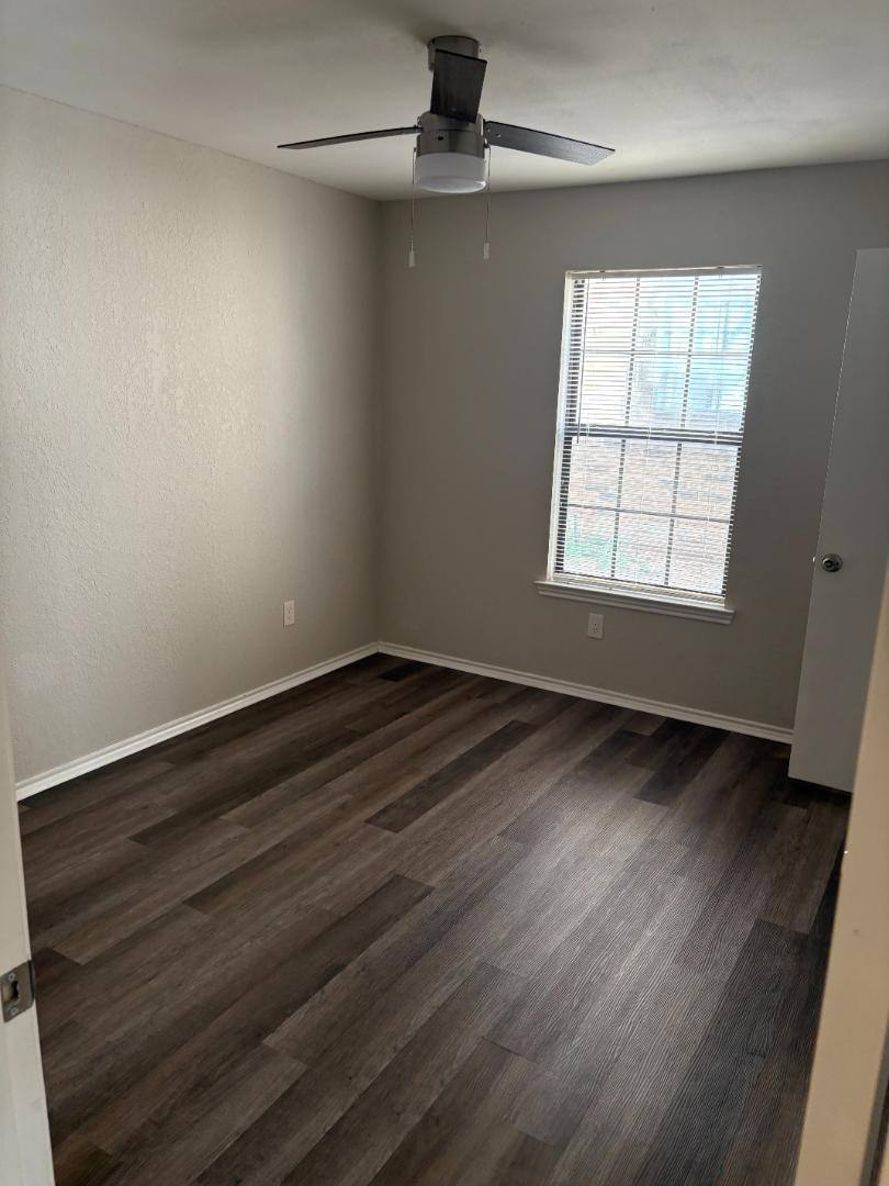 Apartment for rent at 1733 Crest Grove Dr, Arlington, TX 76012