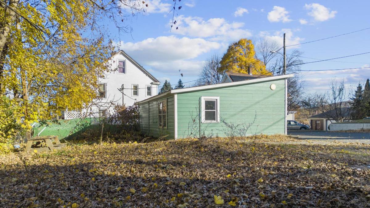 Apartment for rent at 50 Hillside Place, Bristol, CT 06010