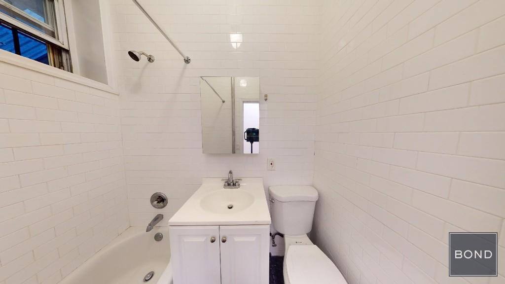 Apartment for rent at 226 E 36 St #1C, New York, NY 10016